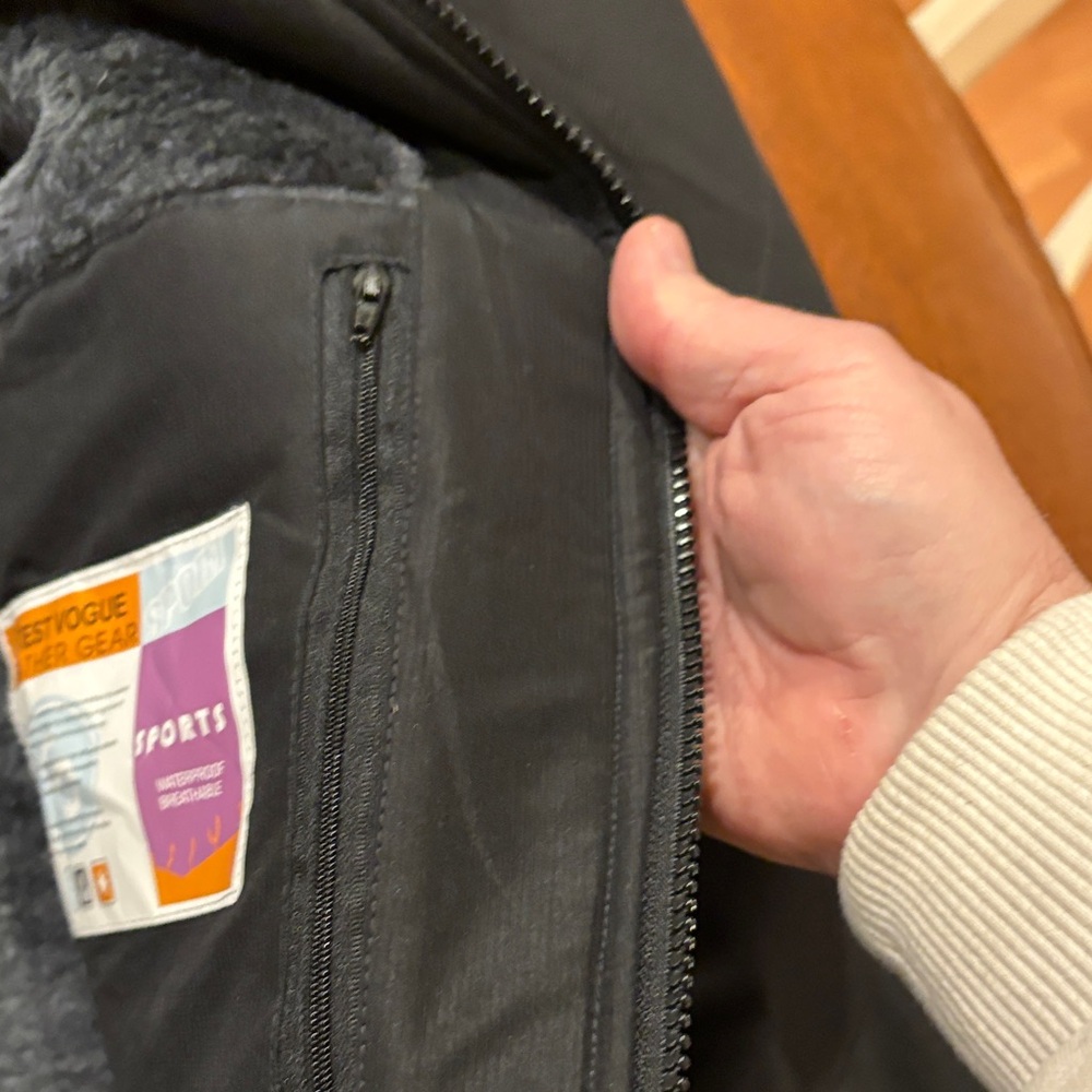 NWT Waterproof Insulated Jacket - image 10